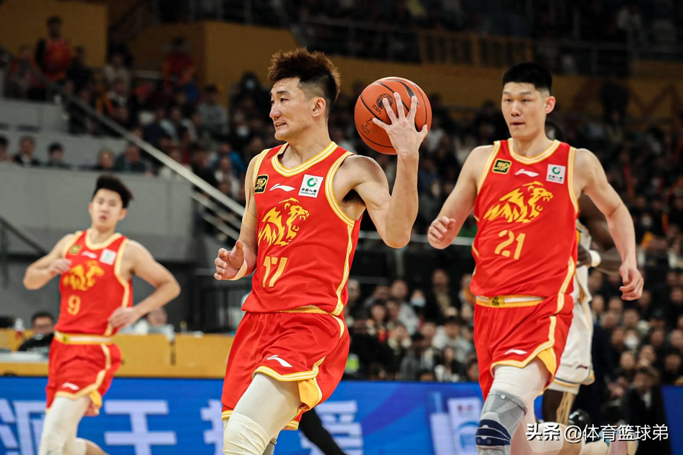 关于里程碑夜！广州队官宣签约；CBA季后赛赛前刷纪录；底气十足；心理建设被强调的信息